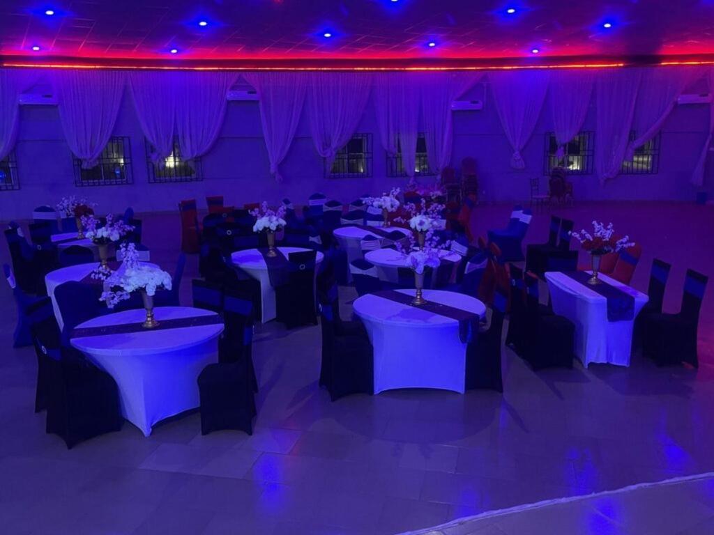 Murphy'S Mansion Resort Umuahia Екстериор снимка